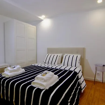 1st Tram 28 Apartment *
