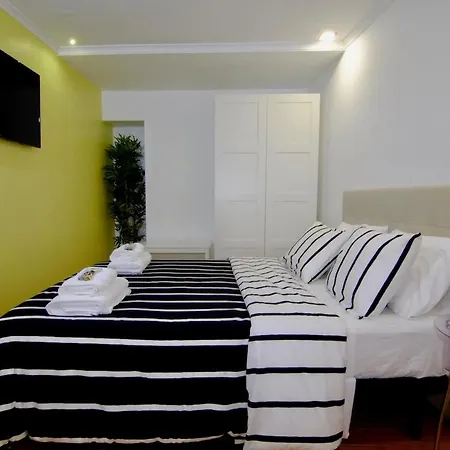 1st Tram 28 リスボン