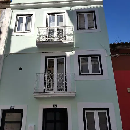 アパート 1st Tram 28