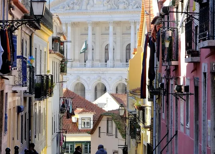 شقة 1st Tram 28 *