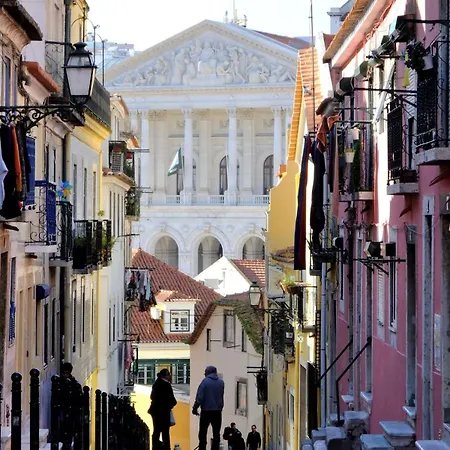 شقة 1st Tram 28 *