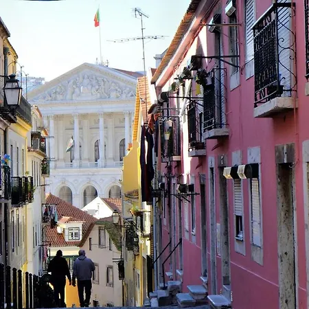 Apartman 1st Tram 28